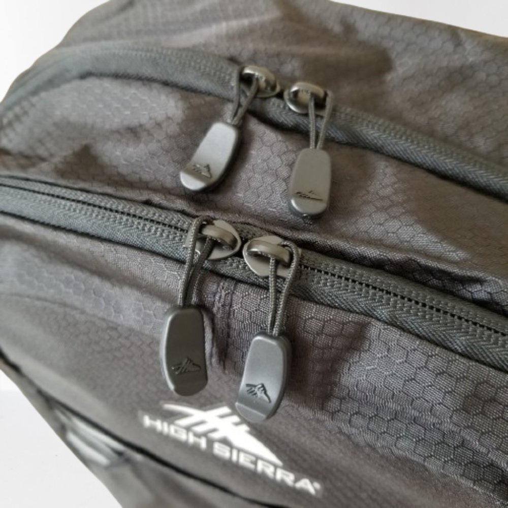 NWT! High Sierra Backpack with Laptop Divider/Bottle Pockets/Padded Back - Picture 11 of 11